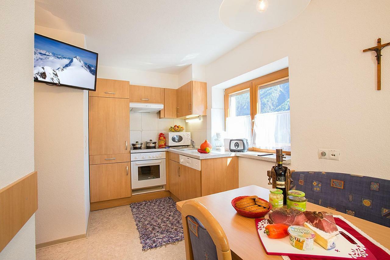 Haus Alois Bed & Breakfast Сьолден Екстериор снимка